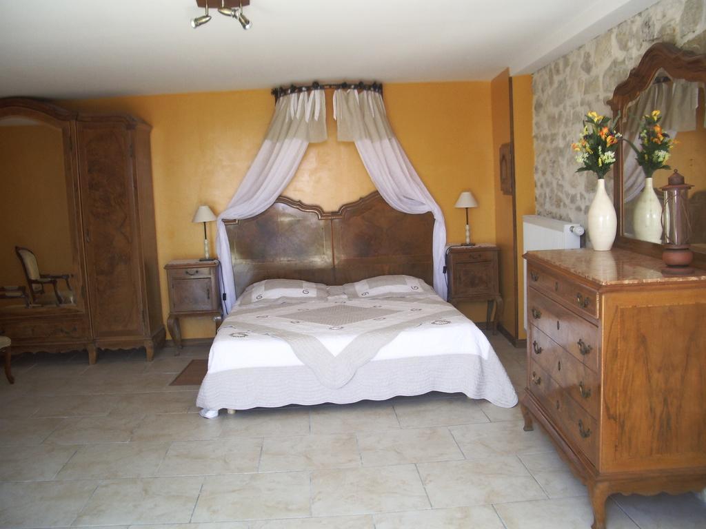 Bed and Breakfast Le Mas Fa Sua Malataverne Экстерьер фото